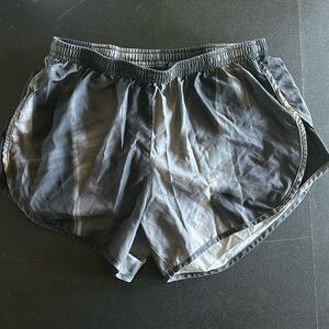 Nike Women’s modern tempo shorts 3”